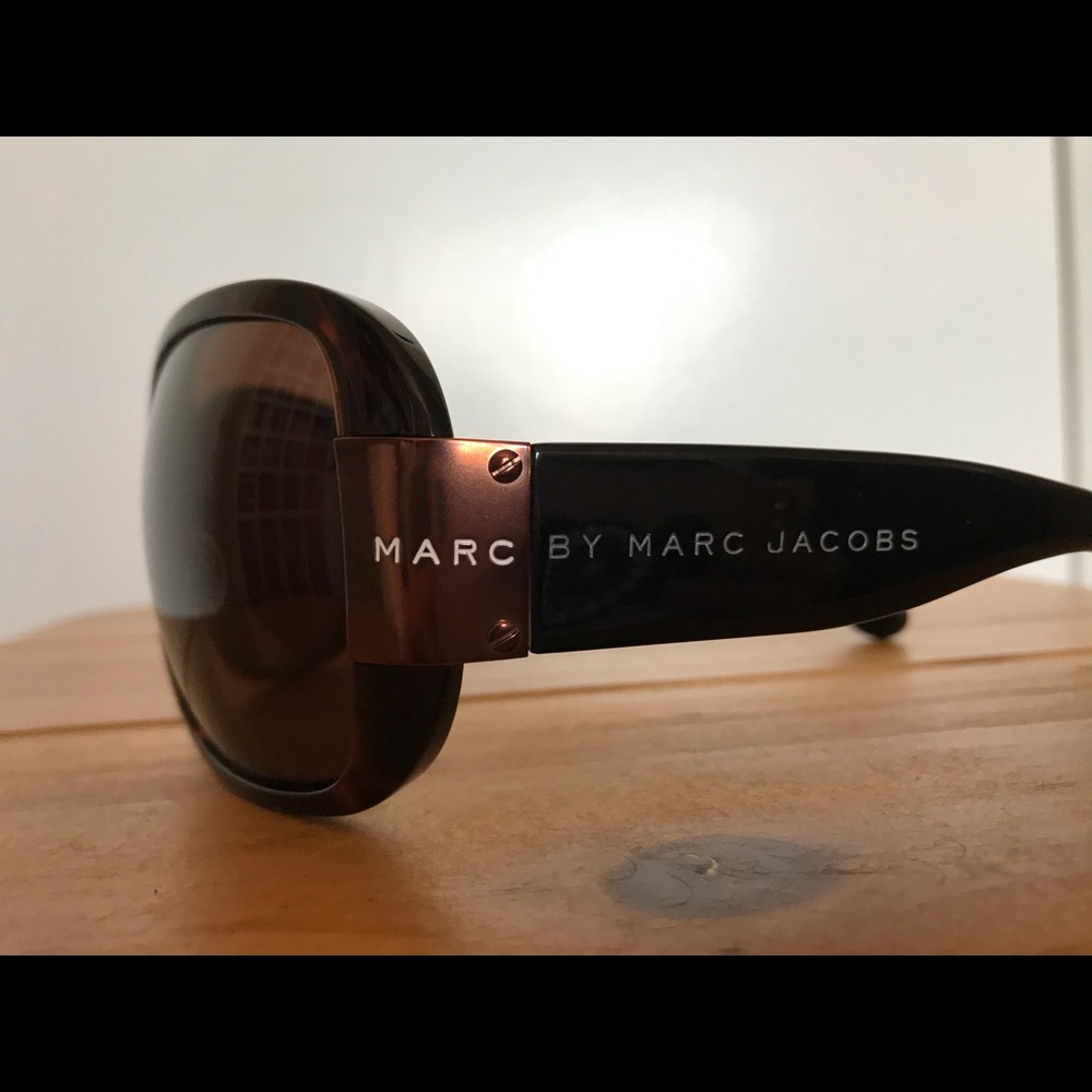Marc Jacobs Oversized Sunglasses - Picture 2 of 8